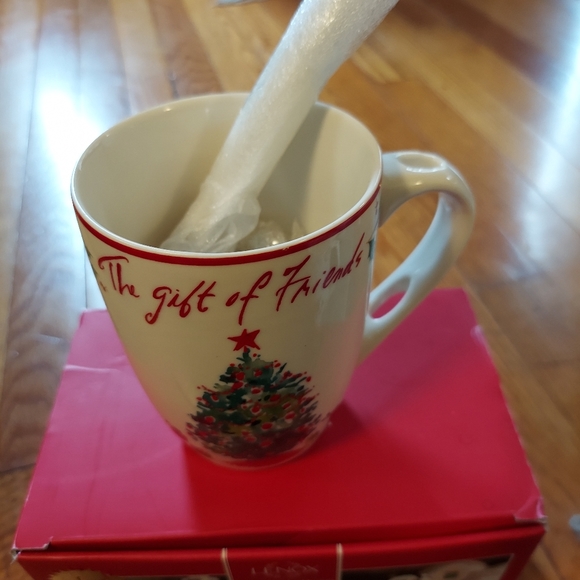 Christmas Mugs - Picture 3 of 7